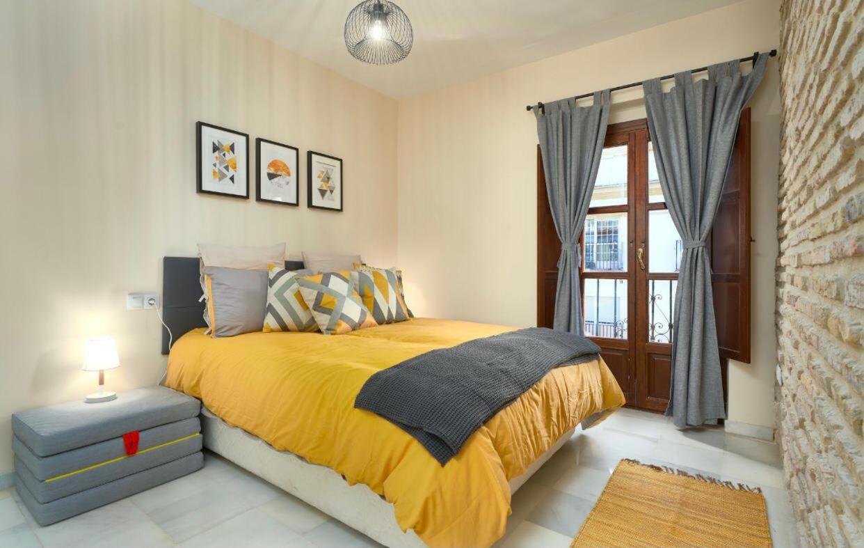 Apartamentos Y Lofts En Triana Севиля Екстериор снимка