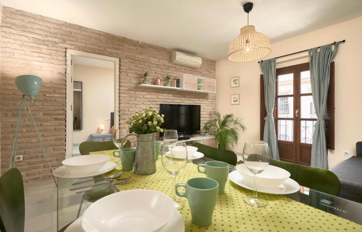 Apartamentos Y Lofts En Triana Севиля Екстериор снимка