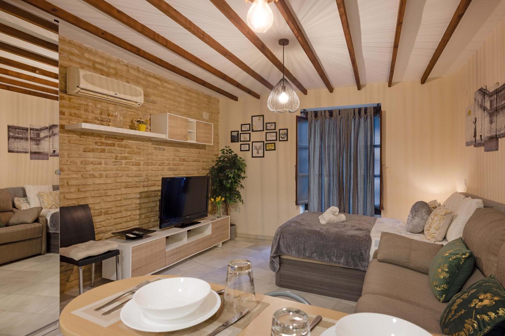 Apartamentos Y Lofts En Triana Севиля Екстериор снимка